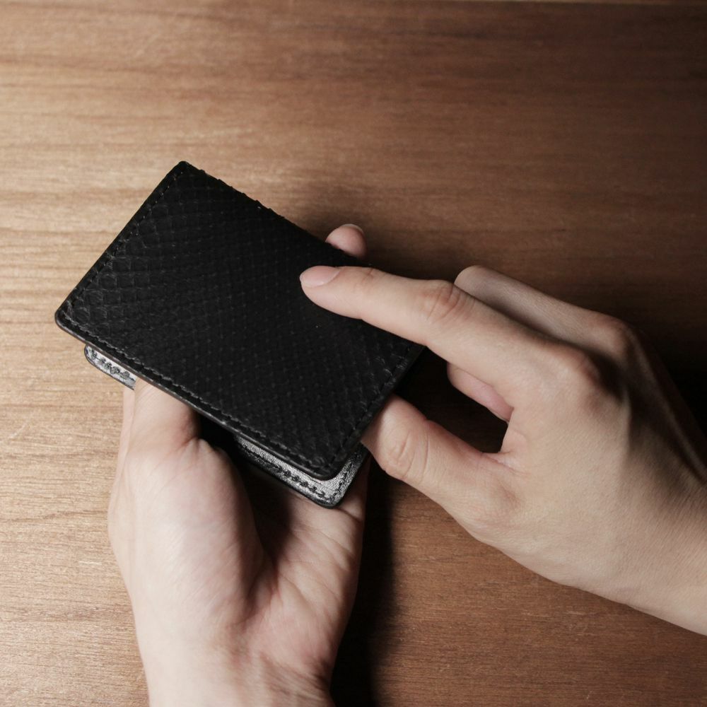 レザーブランドS'FACTORY ポケットカードケース ブラックパイソン（ヘビ革） 革小物 名刺入れ パスケース 本革