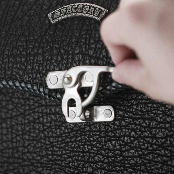 レザーブランドS'FACTORY 縁編みセカンドバッグ シャーク（サメ革）メンズ ブリーフケース バッグ