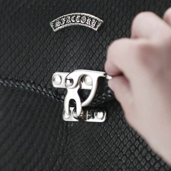 レザーブランドS'FACTORY 縁編みセカンドバッグ ブラックパイソン（ヘビ革）メンズ ブリーフケース バッグ