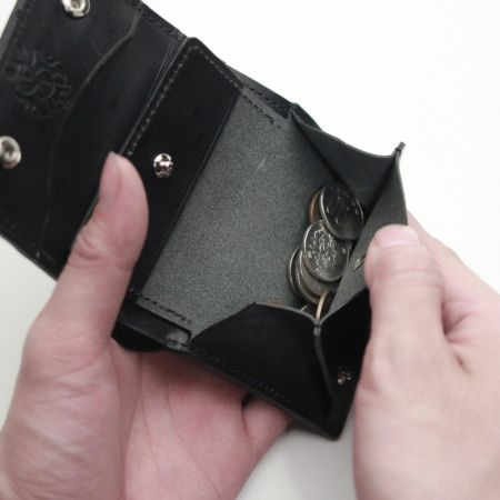 スナップ留め スモールレザーウォレット 楽天市場】二つ折り財布 メンズ 馬革と牛革を使用しクロコ型押し