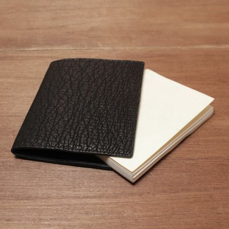 本革 レザー ブックカバー ブラック（単行本サイズ） レザーブックカバー 文庫本サイズ シャーク（サメ革）│メンズ革