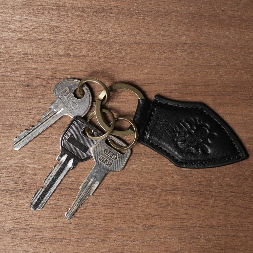 エンブレム レザー キーホルダー 栃木レザー（牛革）│メンズ革小物