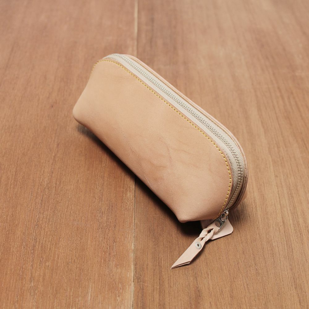 レザーブランドS'FACTORY「三角 ペンケース 栃木レザー ナチュラル（牛革）」商品画像