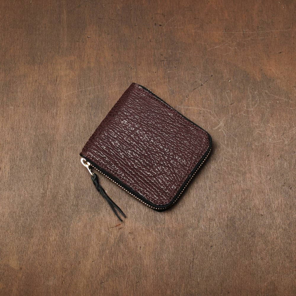 レザーブランドS'FACTORY「スリムファスナー ショート ウォレット シャーク ボルドー（サメ革）」商品画像