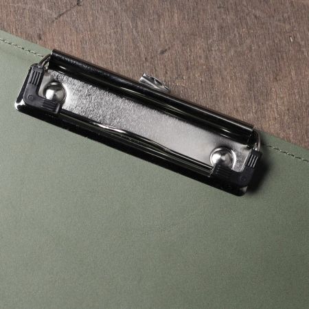 A4 レザーバインダー カウレザー カーキ（牛革）│メンズ革小物