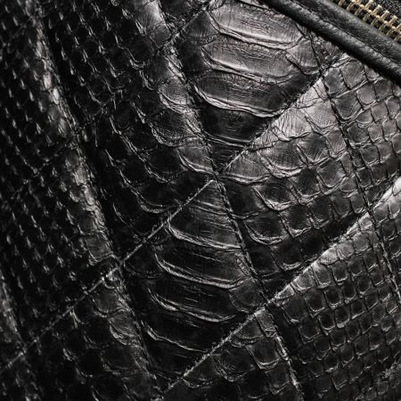 キルティング ボディバッグ ブラック ダイヤモンドパイソン